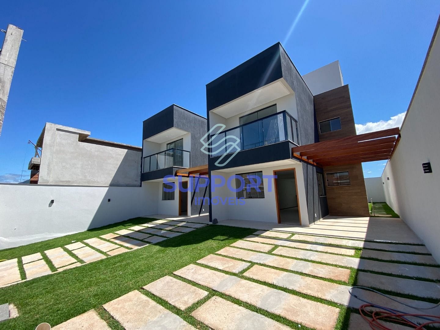 Casa à venda com 3 quartos, 150m² - Foto 1
