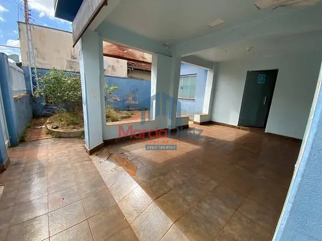 Casa com 356m² 3 quartos e 1 banheiro, à venda, no bairro Centro em Ituverava