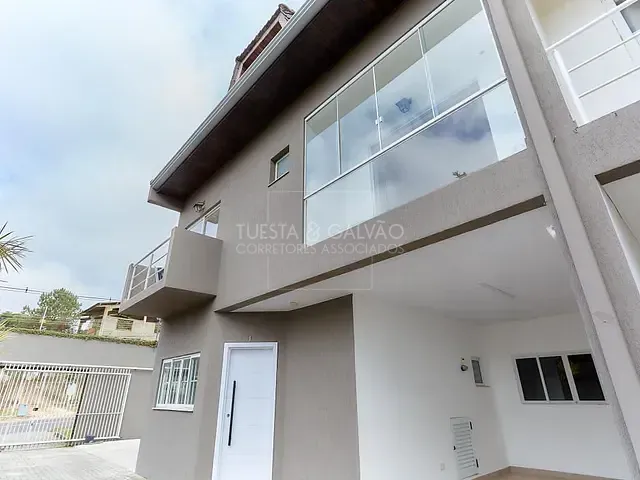 Casa com 210m² 3 quartos e 2 banheiros, à venda, no bairro Santa Cândida em Curitiba