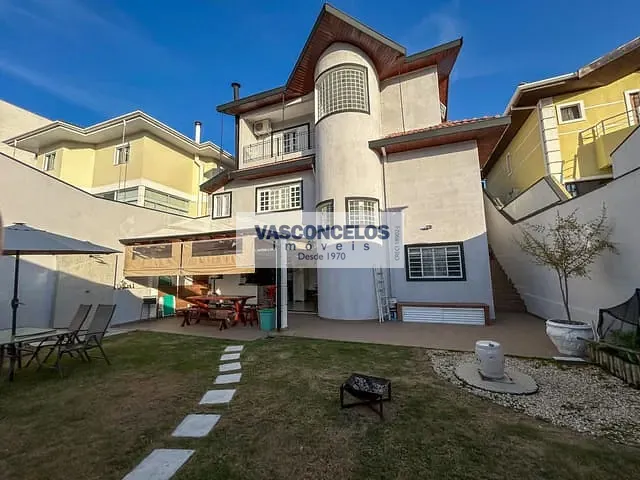 Casa com 325m² 4 quartos e 5 banheiros, à venda, no bairro Urbanova I em São José dos Campos