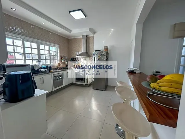 Casa com 325m² 4 quartos e 5 banheiros, à venda, no bairro Urbanova I em São José dos Campos
