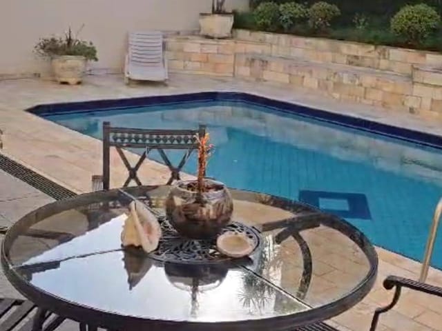 Casa com 445m² 4 quartos e 5 banheiros, à venda, no bairro Guabirotuba em Curitiba