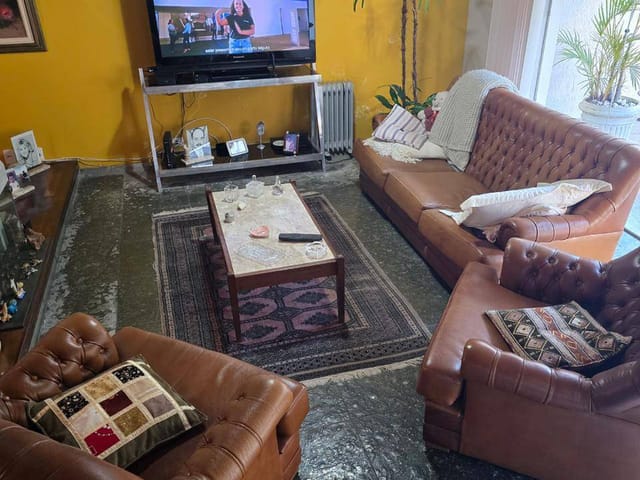 Casa com 445m² 4 quartos e 5 banheiros, à venda, no bairro Guabirotuba em Curitiba