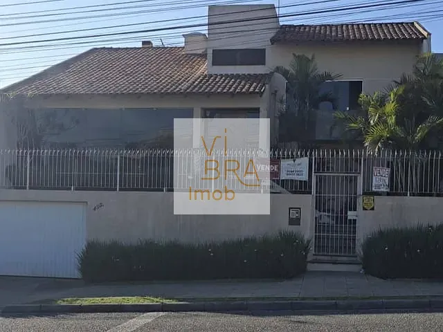 Casa com 445m² 4 quartos e 5 banheiros, à venda, no bairro Guabirotuba em Curitiba