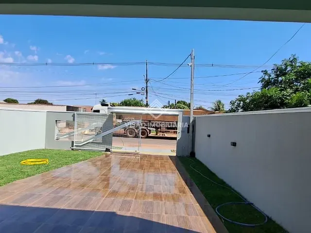 Casa 3 quartos e 2 banheiros, à venda, no bairro Jardim das Violetas em Sinop