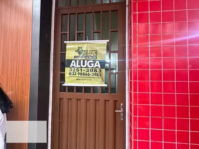 Casa 5 quartos e 1 banheiro, para alugar, no bairro Centro em Santos Dumont