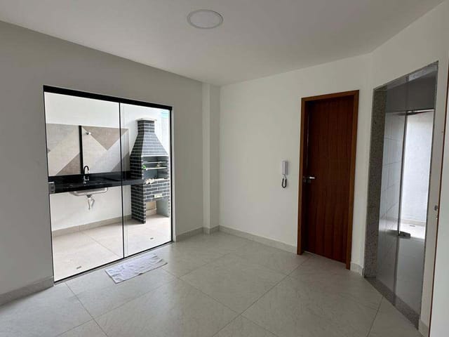 Casa 3 quartos e 4 banheiros, à venda, no bairro Vila Bastos em Itaperuna