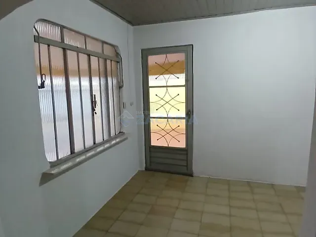 Casa 3 quartos e 1 banheiro, à venda, no bairro Núcleo Habitacional Castelo Branco em Apucarana