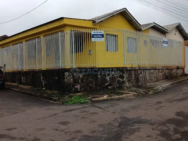 Casa 3 quartos e 1 banheiro, à venda, no bairro Núcleo Habitacional Castelo Branco em Apucarana