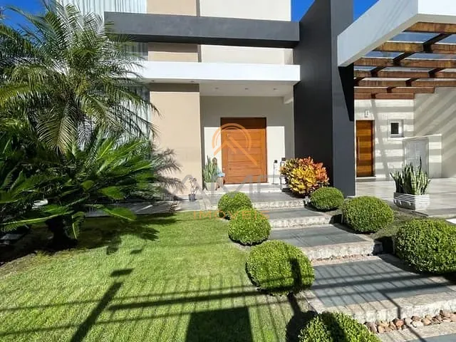 Casa com 600m² 3 quartos e 4 banheiros, à venda, no bairro Laranjal em Pelotas