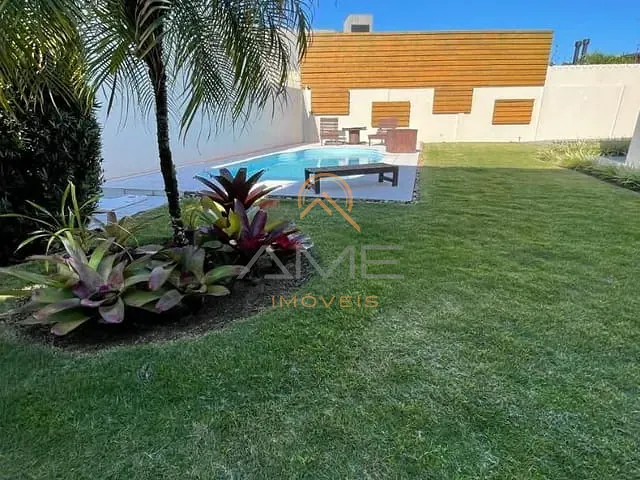 Casa com 600m² 3 quartos e 4 banheiros, à venda, no bairro Laranjal em Pelotas