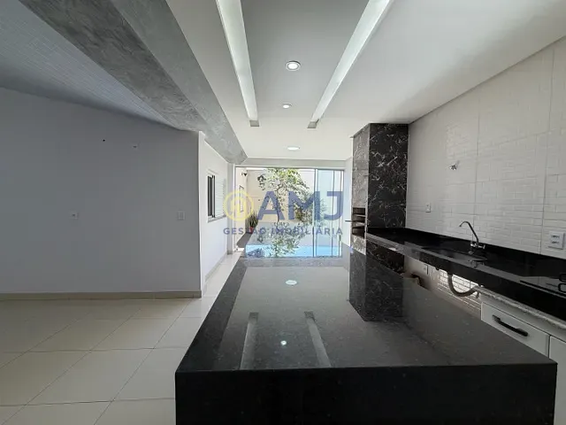 Casa com 175m² 3 quartos e 3 banheiros, à venda, no bairro Sítios Santa Luzia em Aparecida de Goiânia