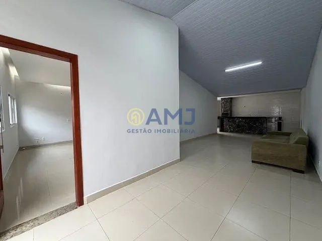 Casa com 175m² 3 quartos e 3 banheiros, à venda, no bairro Sítios Santa Luzia em Aparecida de Goiânia