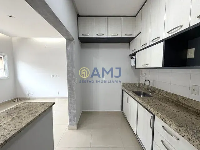 Casa com 175m² 3 quartos e 3 banheiros, à venda, no bairro Sítios Santa Luzia em Aparecida de Goiânia