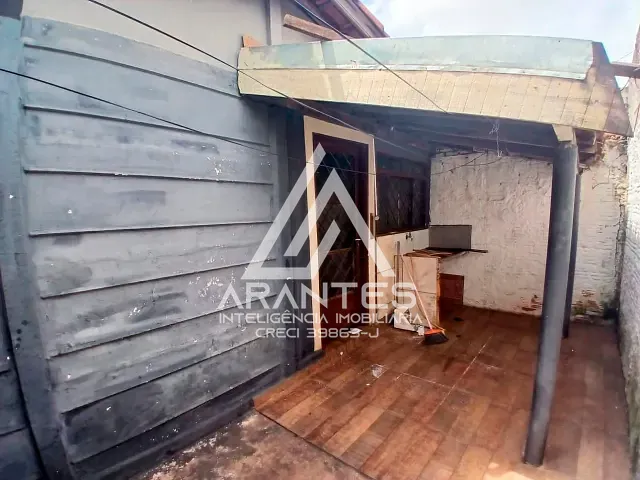 Casa 2 quartos e 2 banheiros, à venda, no bairro Conjunto Habitacional Helly Pimenta em Barretos