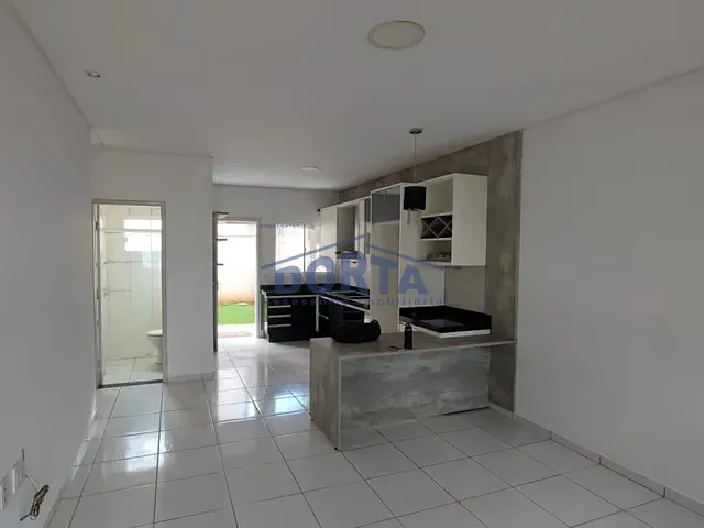 Casa 2 quartos e 1 banheiro, para alugar, no bairro Campos do Iguaçu em Foz do Iguaçu