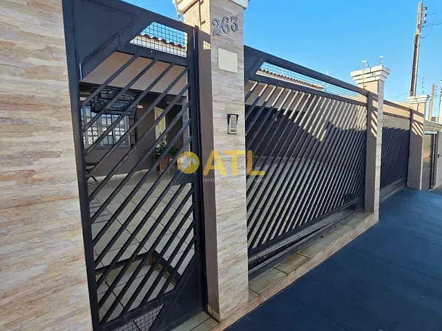 Casa com 312m² 2 quartos e 3 banheiros, à venda, no bairro Vila Boa Esperança em Ourinhos