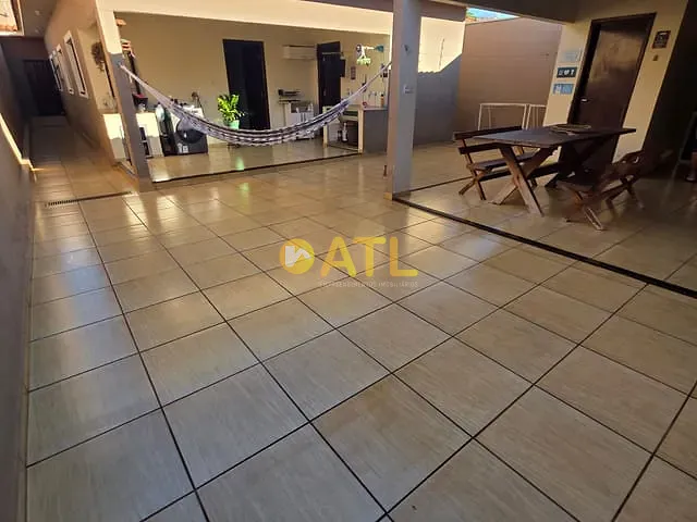 Casa com 312m² 2 quartos e 3 banheiros, à venda, no bairro Vila Boa Esperança em Ourinhos
