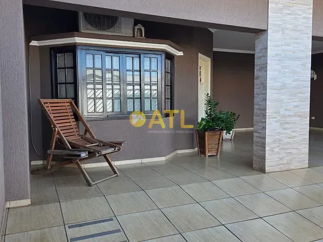 Casa com 312m² 2 quartos e 3 banheiros, à venda, no bairro Vila Boa Esperança em Ourinhos