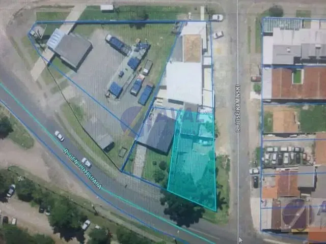 Casa 7 quartos e 3 banheiros, à venda, no bairro Novo Mundo em Curitiba