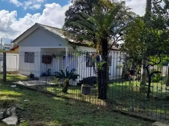 Casa 7 quartos e 3 banheiros, à venda, no bairro Novo Mundo em Curitiba