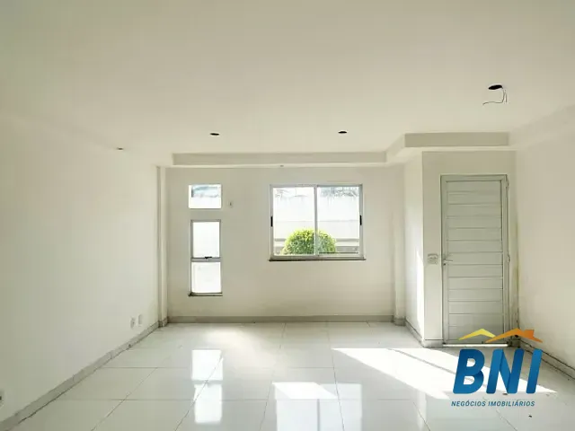 Casa 4 quartos e 5 banheiros, à venda, no bairro Taquara em Rio de Janeiro