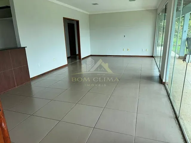 Casa 4 quartos e 3 banheiros, à venda, no bairro Vivendas das Fontes em Juiz de Fora