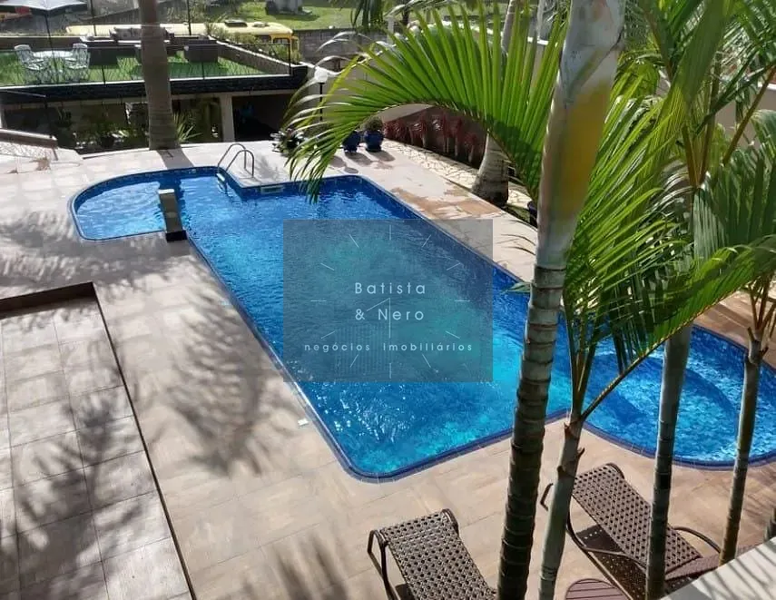 Casa, 3 quartos, 247 m² - Foto 1
