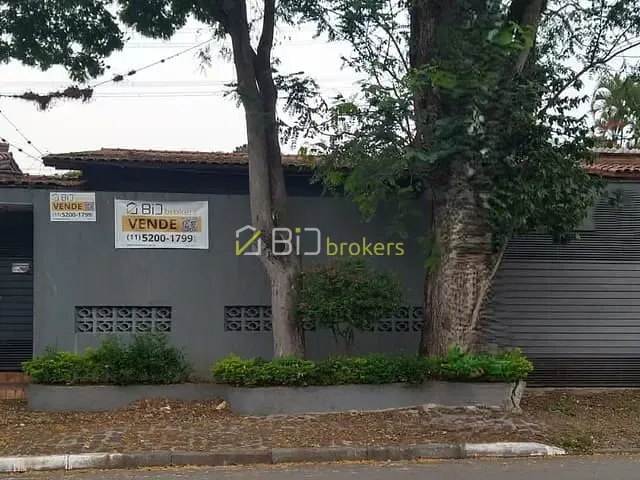 Casa com 275m² 3 quartos e 3 banheiros, à venda ou para alugar, no bairro Parque Continental em São Paulo