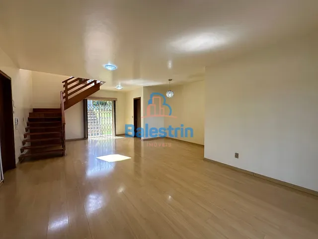 Casa 3 quartos e 3 banheiros, à venda, no bairro Jardim das Hortências em Fraiburgo