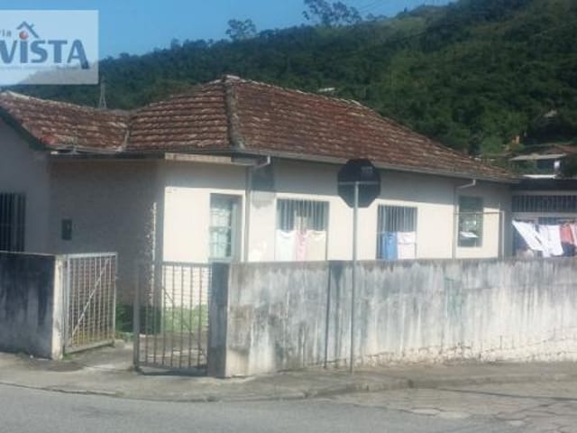 Casa com 280m² 4 quartos e 2 banheiros, à venda, no bairro Saco dos Limões em Florianópolis