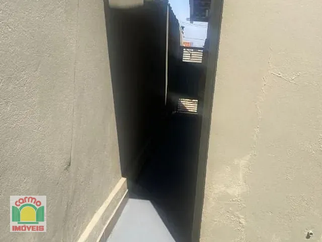 Casa com 400m² 2 quartos e 2 banheiros, à venda, no bairro Jardim Petrópolis em Anápolis