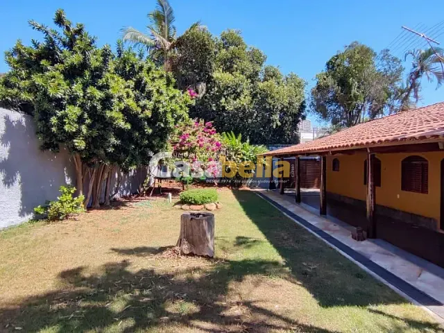 Casa com 210m² 3 quartos e 3 banheiros, para alugar, no bairro Setor Pedro Ludovico em Goiânia