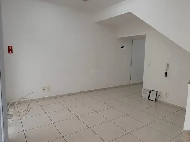 Casa com 170m², para alugar, no bairro Vila Vianelo em Jundiaí