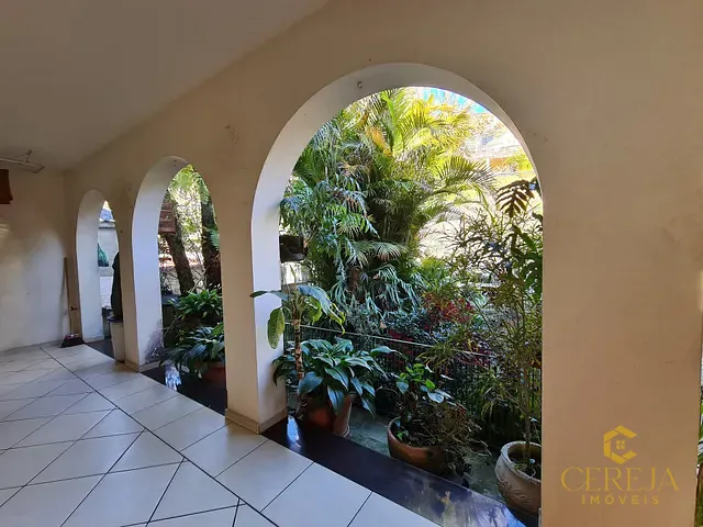Casa 4 quartos e 4 banheiros, à venda, no bairro Cônego em Nova Friburgo
