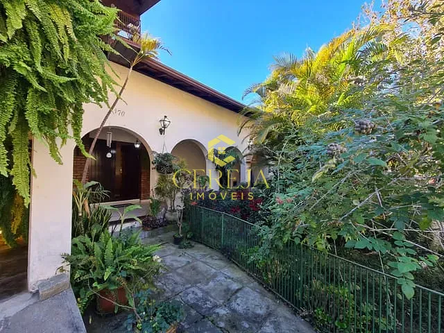 Casa 4 quartos e 4 banheiros, à venda, no bairro Cônego em Nova Friburgo