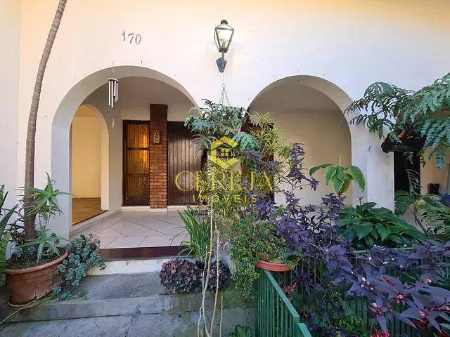 Casa 4 quartos e 4 banheiros, à venda, no bairro Cônego em Nova Friburgo