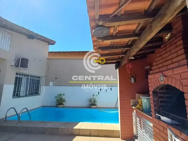 Casa 2 quartos e 3 banheiros, à venda ou para alugar, no bairro Centro em Itaboraí