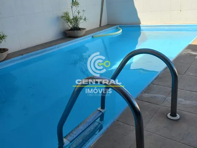 Casa 2 quartos e 3 banheiros, à venda ou para alugar, no bairro Centro em Itaboraí