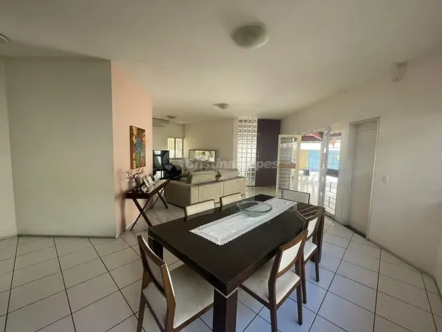 Casa com 500m² 3 quartos e 4 banheiros, à venda, no bairro Jóquei em Teresina
