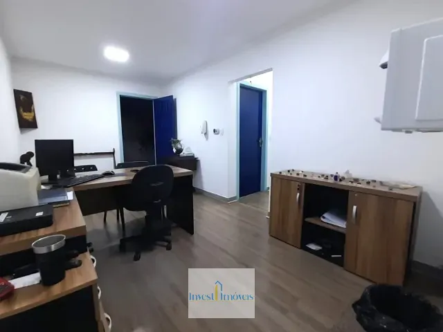 Casa 4 quartos e 2 banheiros, para alugar, no bairro Jardim Camburi em Vitória