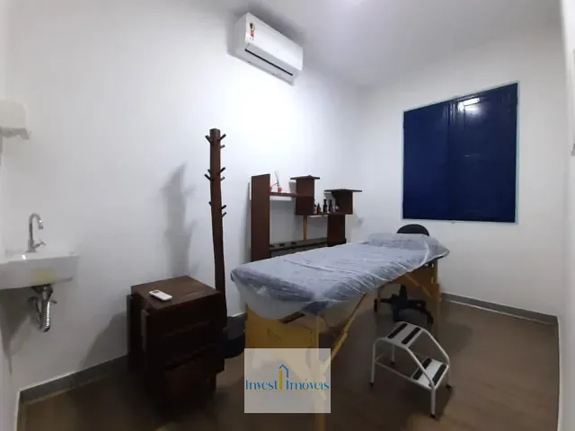 Casa 4 quartos e 2 banheiros, para alugar, no bairro Jardim Camburi em Vitória