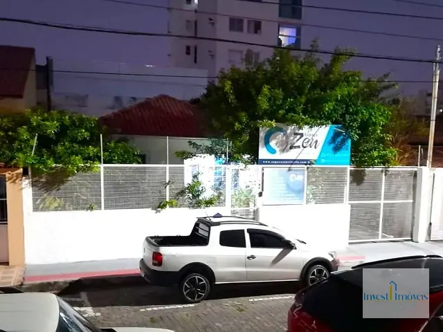 Casa 4 quartos e 2 banheiros, para alugar, no bairro Jardim Camburi em Vitória