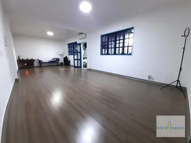 Casa 4 quartos e 2 banheiros, para alugar, no bairro Jardim Camburi em Vitória