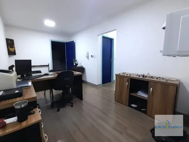Casa 4 quartos e 2 banheiros, para alugar, no bairro Jardim Camburi em Vitória