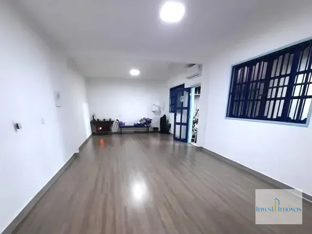 Casa 4 quartos e 2 banheiros, para alugar, no bairro Jardim Camburi em Vitória