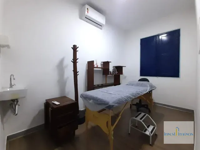 Casa 4 quartos e 2 banheiros, para alugar, no bairro Jardim Camburi em Vitória
