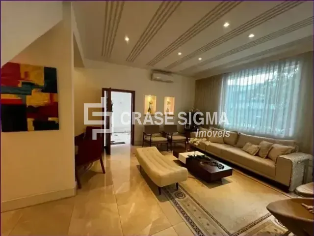 Casa com 500m² 5 quartos e 7 banheiros, à venda, no bairro Grajaú em Rio de Janeiro