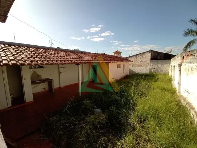 Casa com 272m² 3 quartos e 2 banheiros, à venda, no bairro Centro em Mogi Mirim