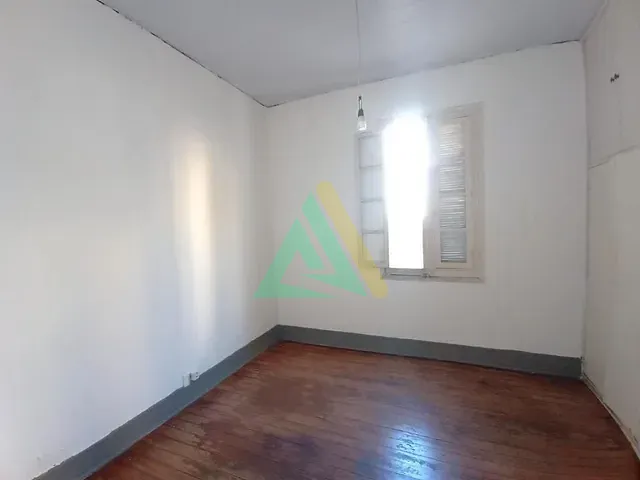 Casa com 272m² 3 quartos e 2 banheiros, à venda, no bairro Centro em Mogi Mirim